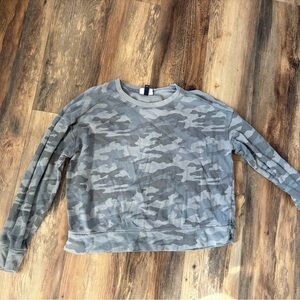 Universal Thread Gray Camo Pullover Sweatshirt